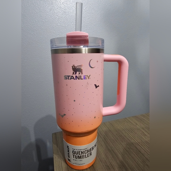 Stanley Halloween Flowstate Quencher 40oz Tumbler - Picture 2 of 6